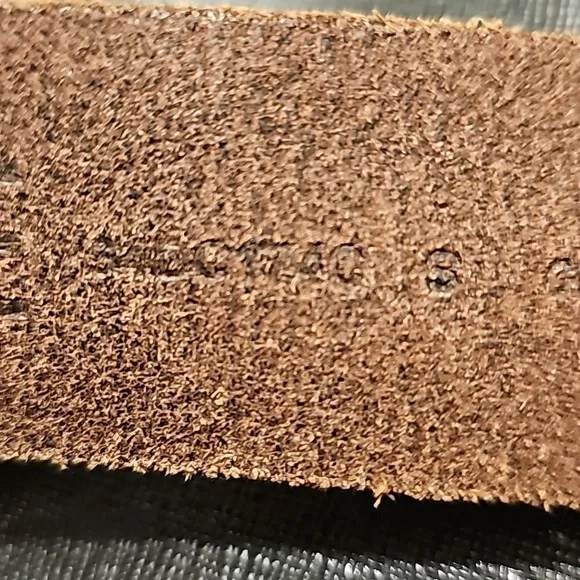 Frye suede belt 40 inches end to end soft brown brass buckle - Picture 8 of 9